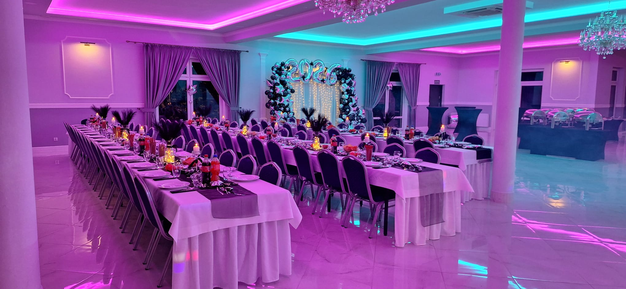 Sala Weselno-Bankietowa Glamour w Chrobotach pod Żyrardowem - przyjęcie 01, eleganckie wnętrza i dekoracje stołów