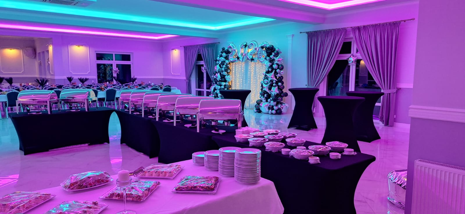 Sala Weselno-Bankietowa Glamour - przyjęcie 26, długie stoły bankietowe
